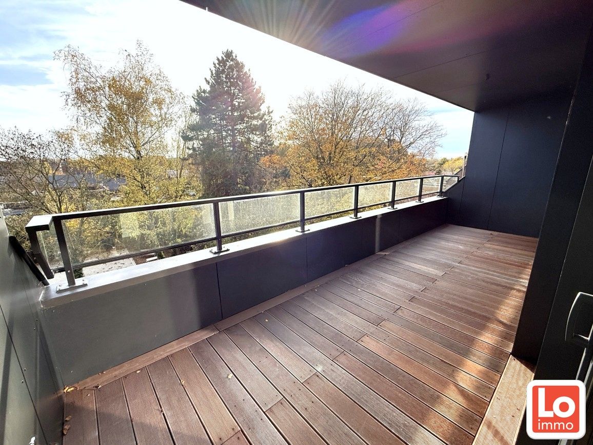 Prachtig ruim appartement (+/-133m²) met 3 slpks en ruim zuid-gericht terras foto {{pictureIndex}}