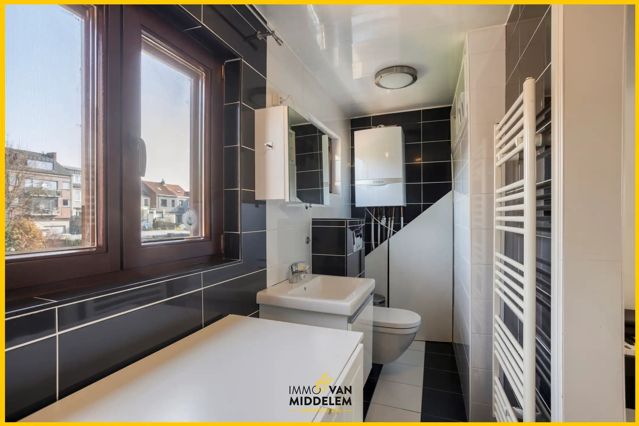 GERENOVEERDE BEL-ÉTAGE MET 3 SLAAPKAMERS EN TUIN foto 14