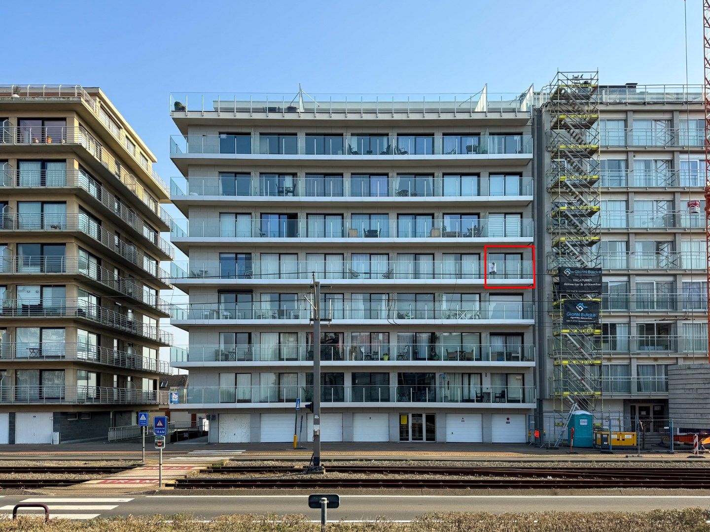 Gerenoveerd appartement (38m²) met 1 slaapkamer en terras. foto 1