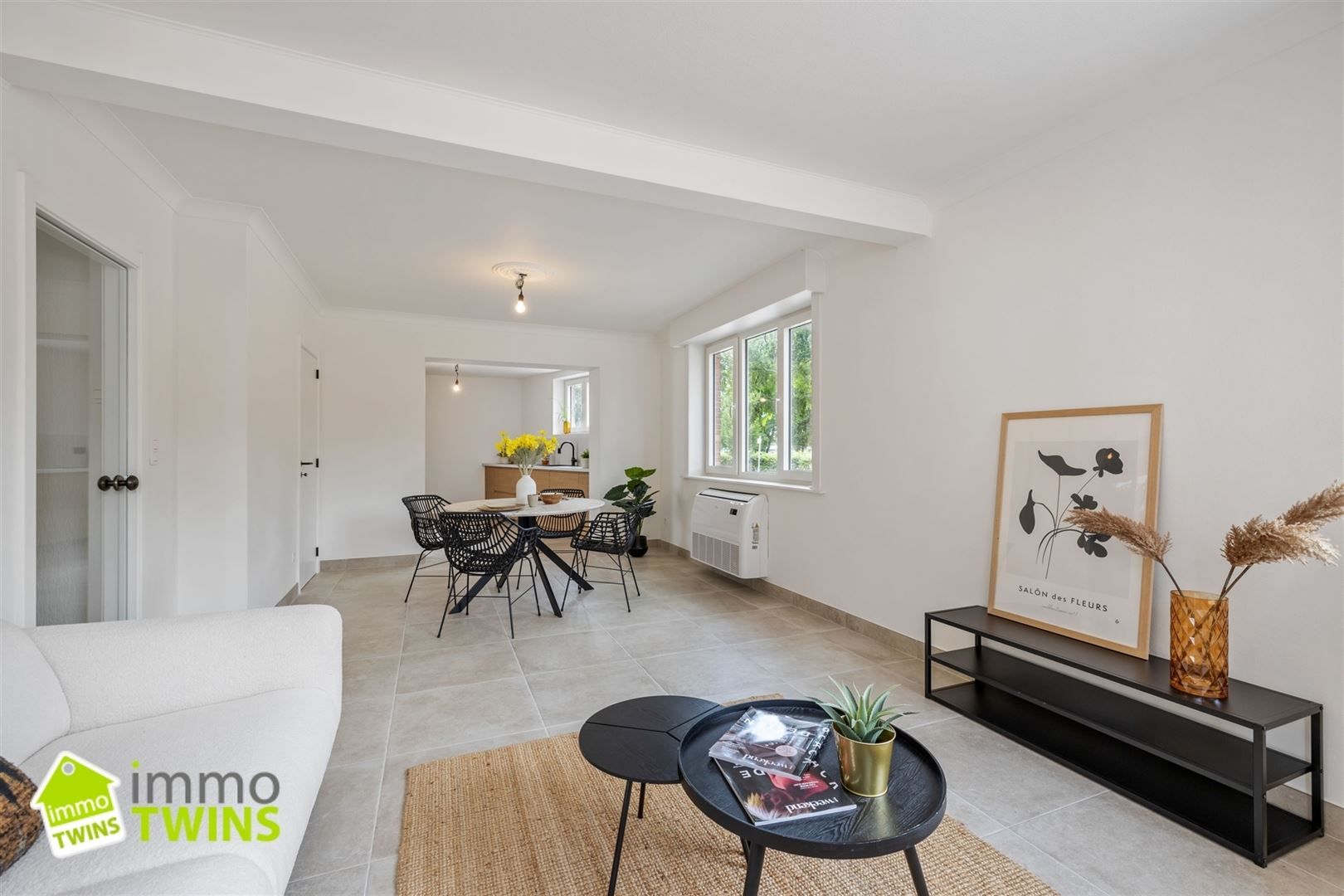 Volledig gerenoveerde halfopen woning met garage in het hart van Kemzeke foto 5