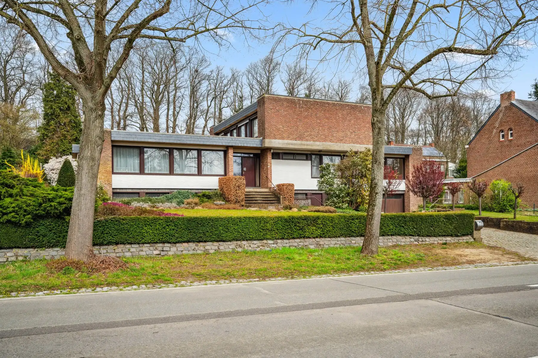 Woning met praktijk- of kangoeroeruimte te HEIST-OP-DEN-BERG foto {{pictureIndex}}