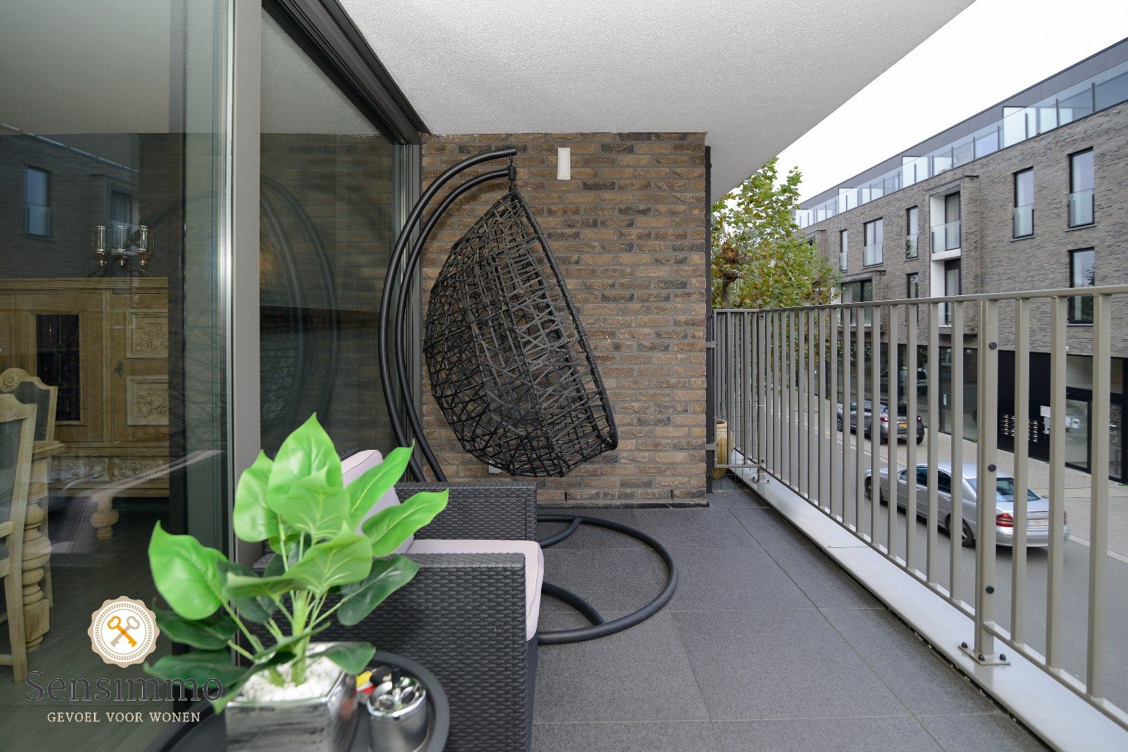 Modern en ruim appartement met 1 slaapkamer, dubbel terras en privé parking foto 13