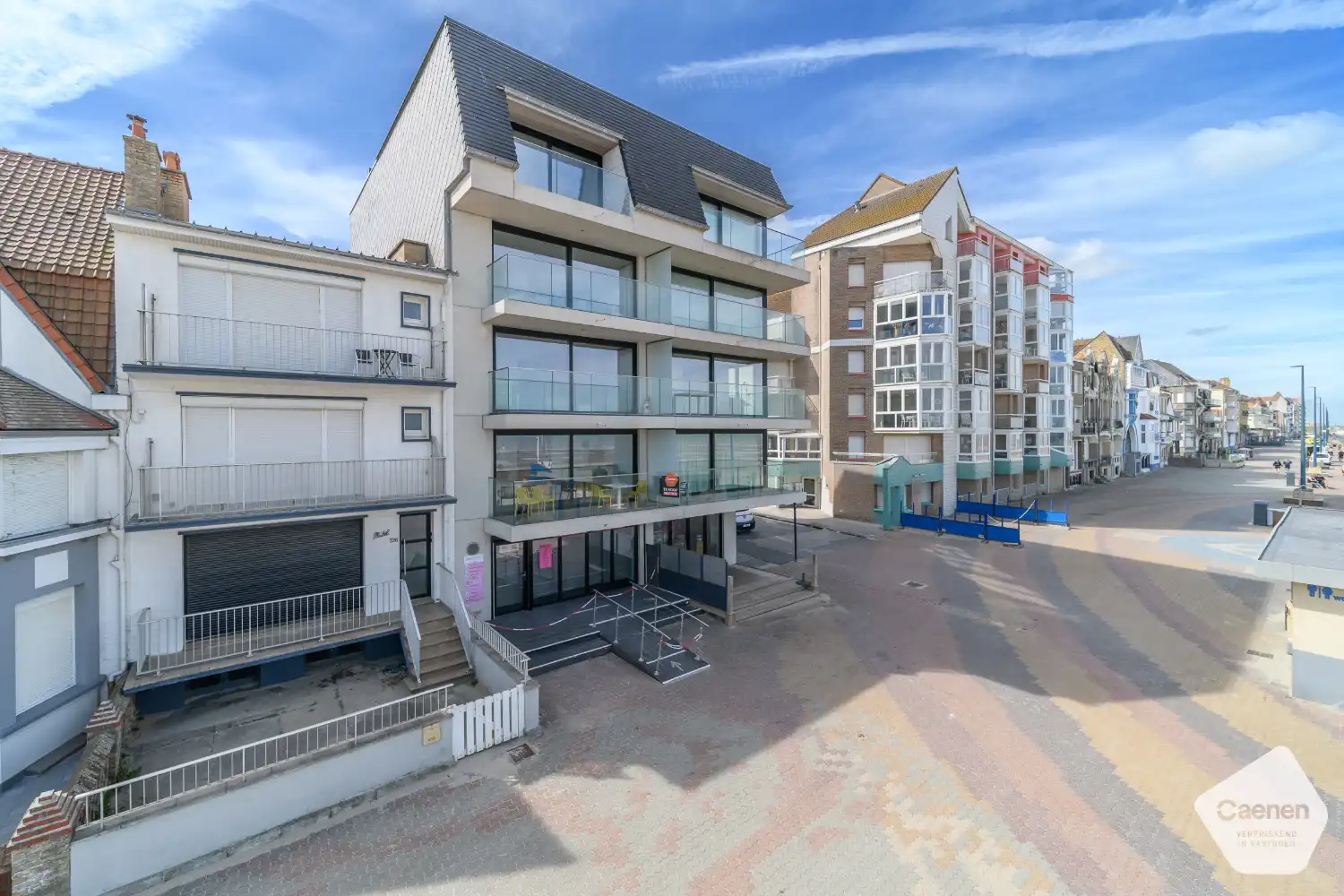 Te Koop – Instapklaar Gemeubeld Appartement met Frontaal Zeezicht foto 19