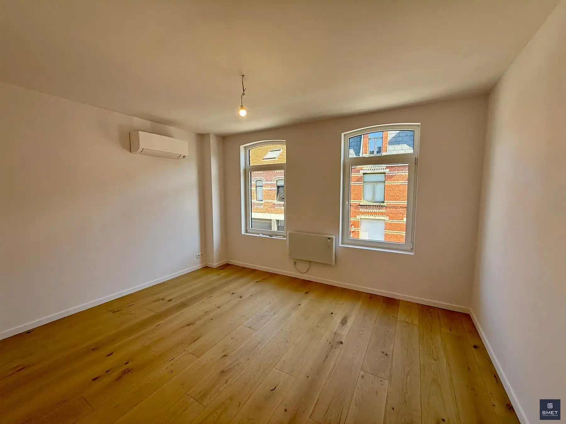 RUIME, VOLLEDIG GERENOVEERDE WONING MET 3 SLPKS foto 9