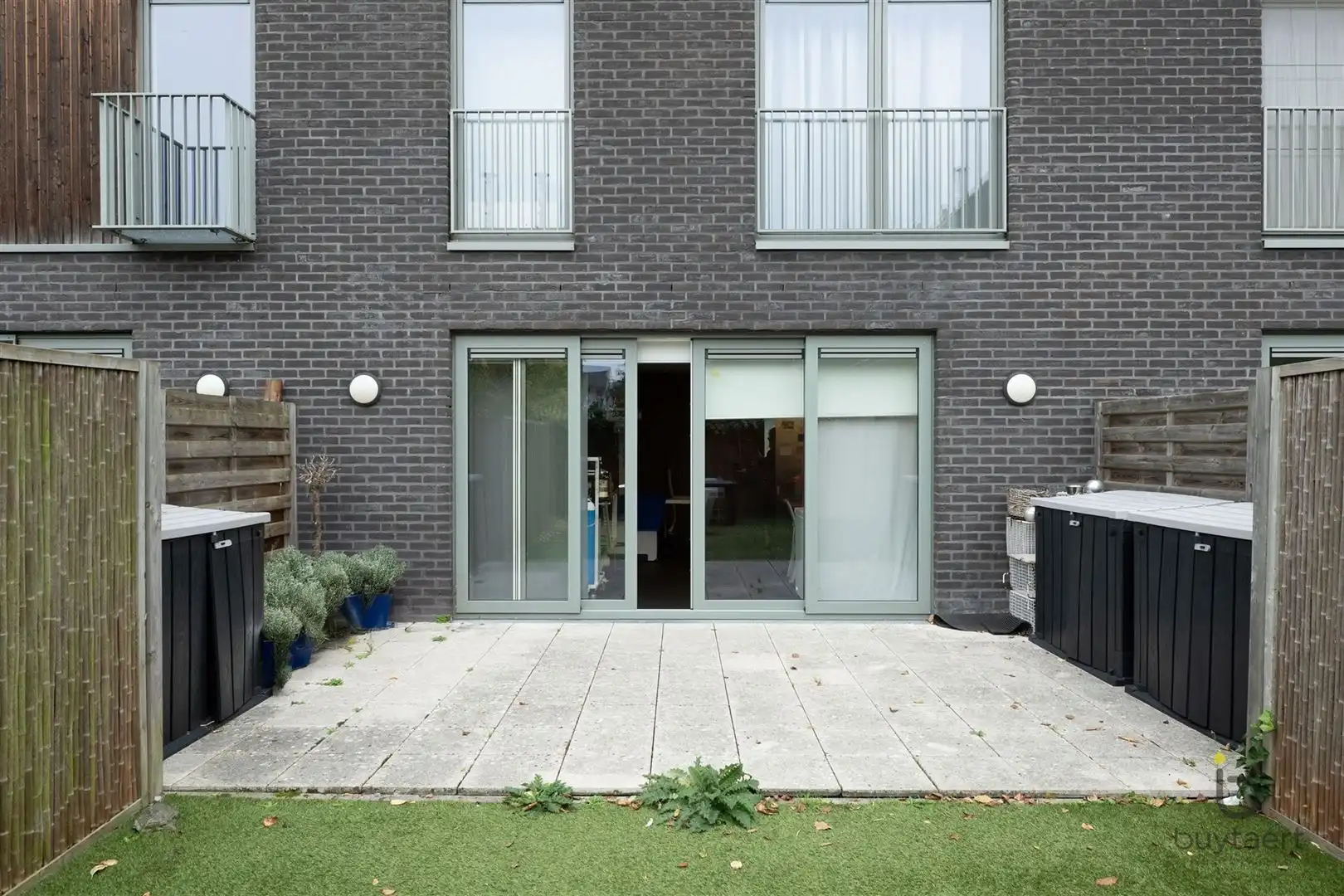 RUIME EN LICHTRIJKE PRAKTIJK IN GELIJKVLOERSAPPARTEMENT MET PRIVÉ-TUIN foto 30