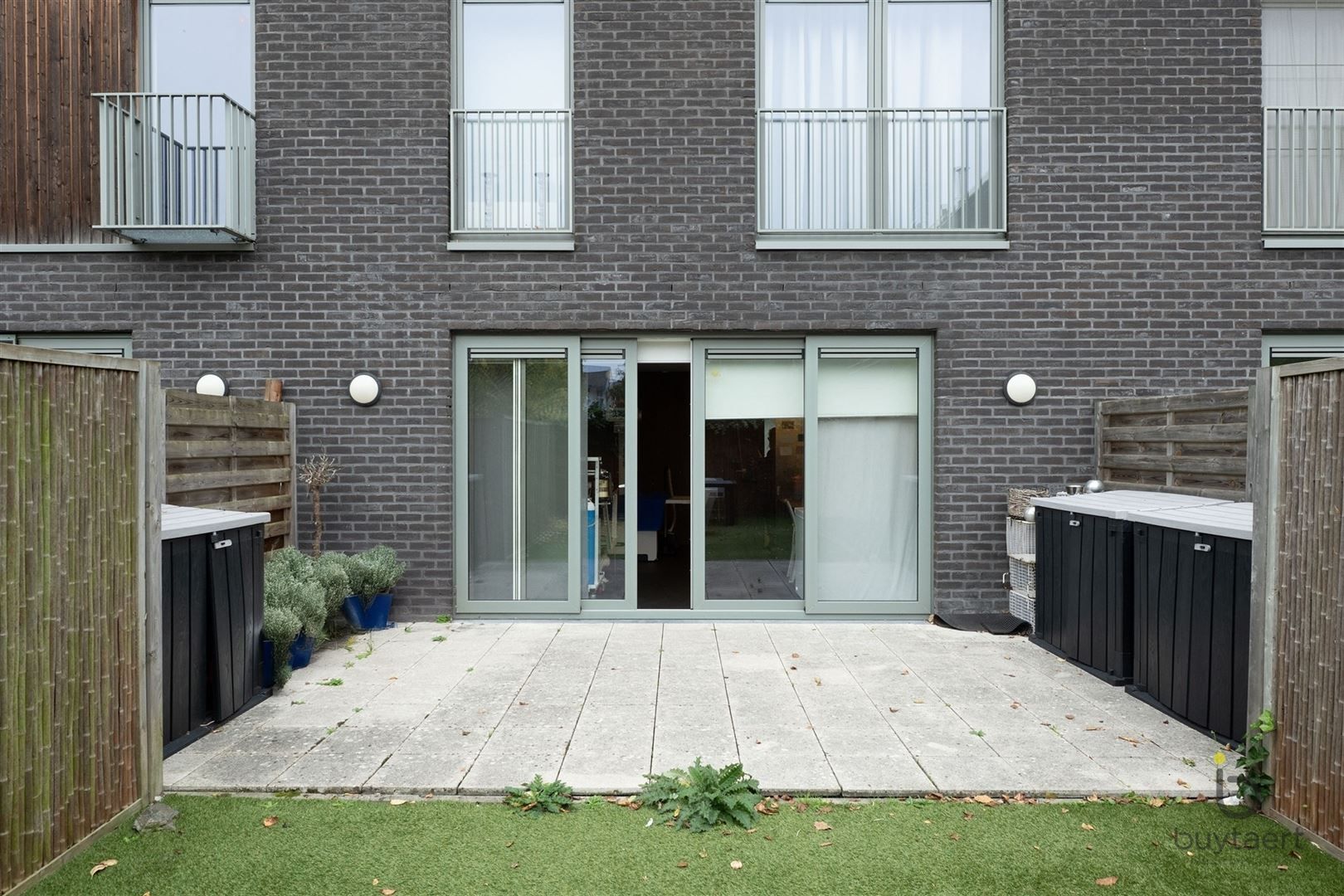 RUIME EN LICHTRIJKE PRAKTIJK IN GELIJKVLOERSAPPARTEMENT MET PRIVÉ-TUIN foto 30