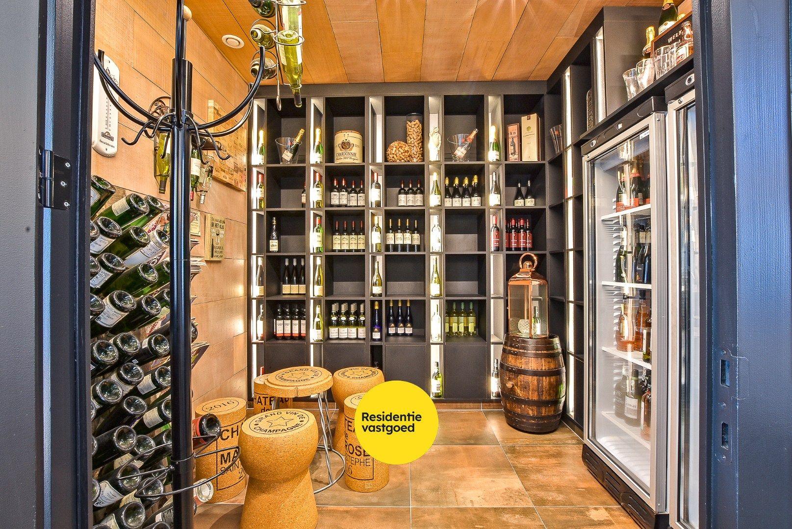 Restaurant 'De Haven' volledig gebouw met mogelijheden vlakbij de kaai gelegen op 313 m². foto 6