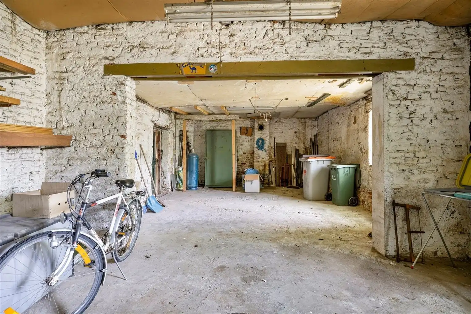 Prachtige 18e-eeuwse hoeve in Maasstijl gelegen in de dorpskern van Ophoven op een perceel van 27a50ca, genaamd "Huize Reynders".  foto 29