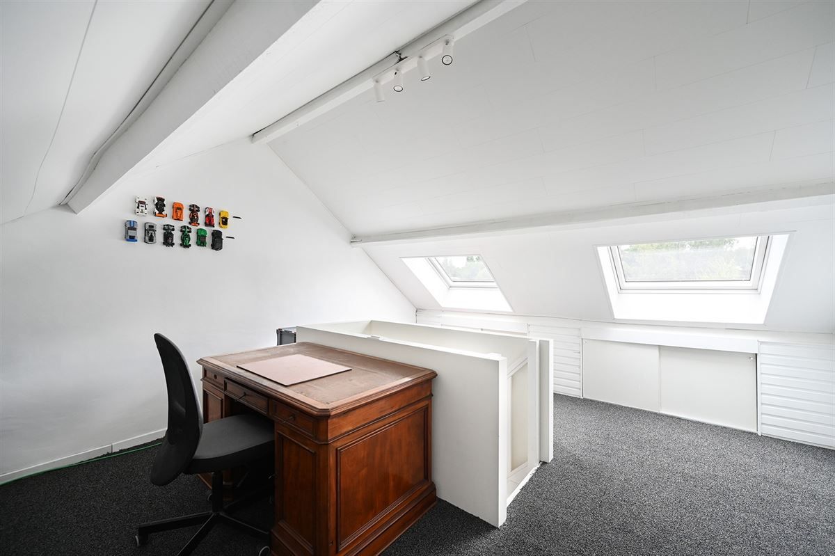 Supergezellige gerenoveerde woning met zij-ingang foto 18