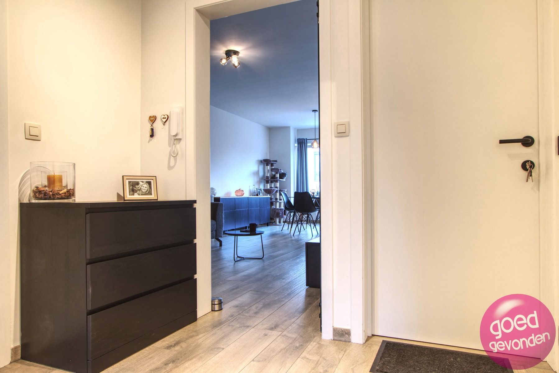 App 2 slk - lift - balkon - volledig vernieuwd - centraal foto 2