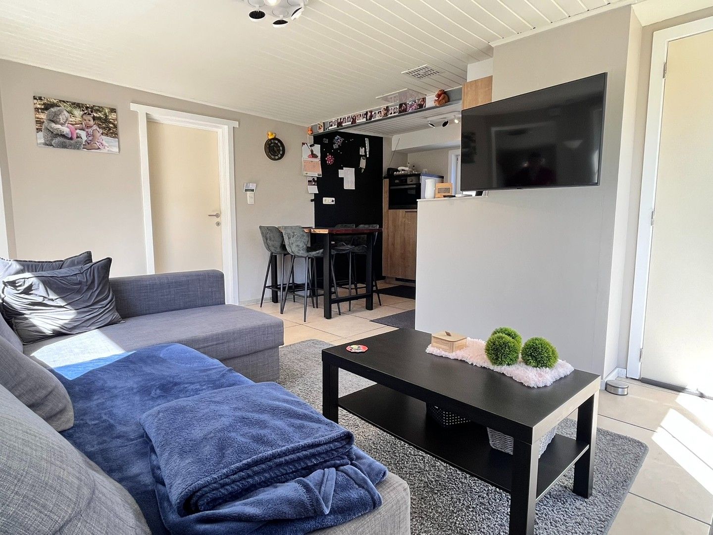 Bungalow met garage en tuin foto 10
