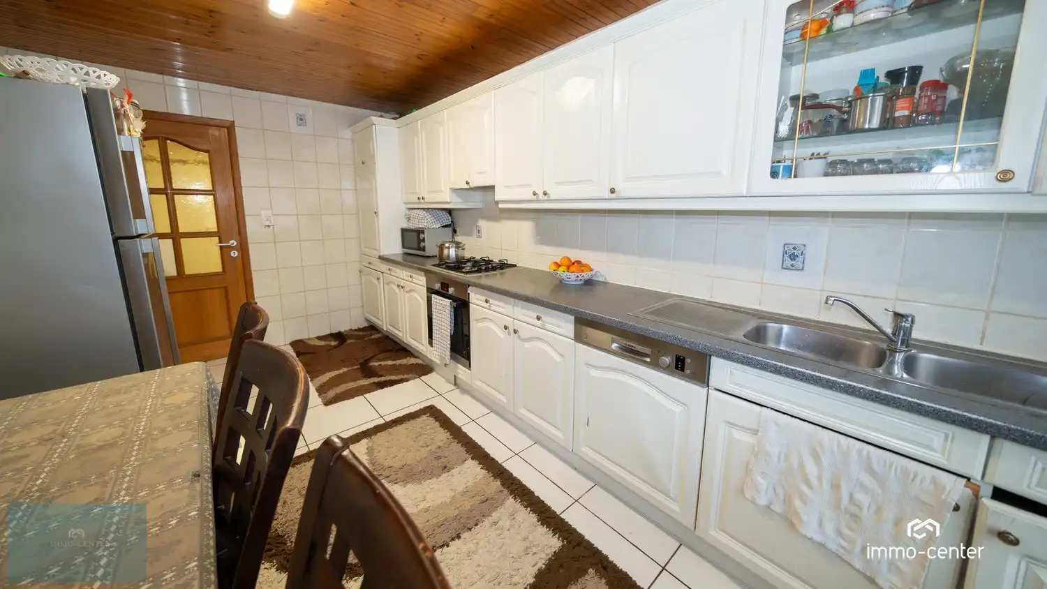 🏡 Gesloten woning met 6 slaapkamers en tuin in Genk foto 8