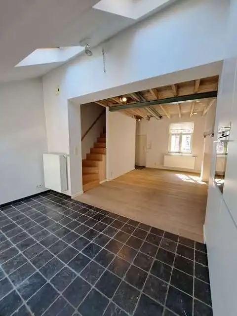 Gerenoveerde woning met TERRAS te huur in Centrum Brugge foto 4