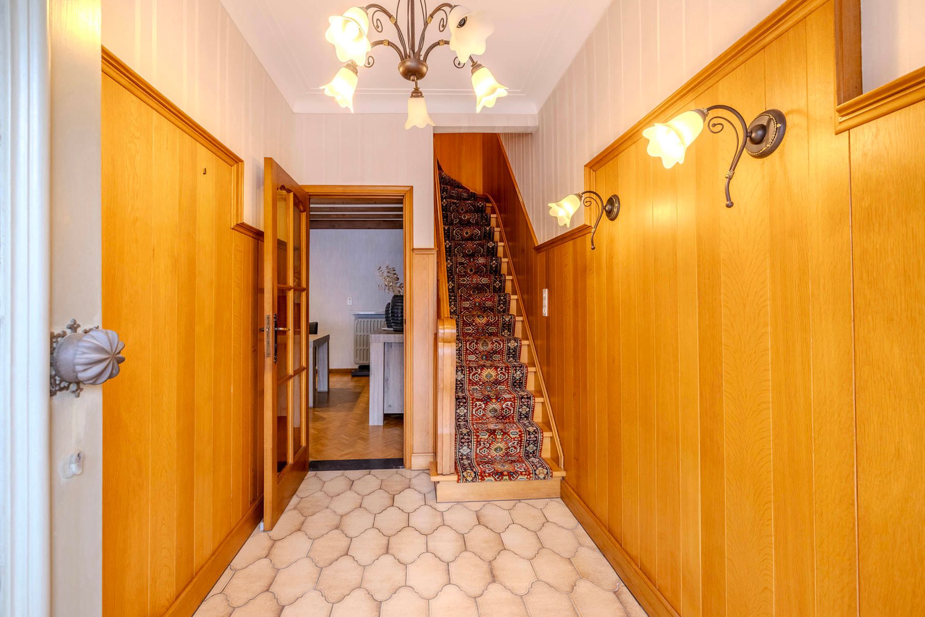 Charmante woning met 3 slpk, garage en tuin foto 4