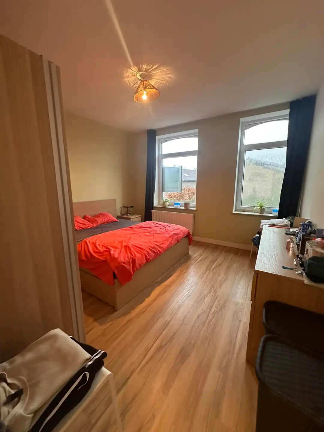 WONING MET 3 SLPK, TERRAS, TUINTJE EN 2 AUTOSTAANPLAATSEN foto 8