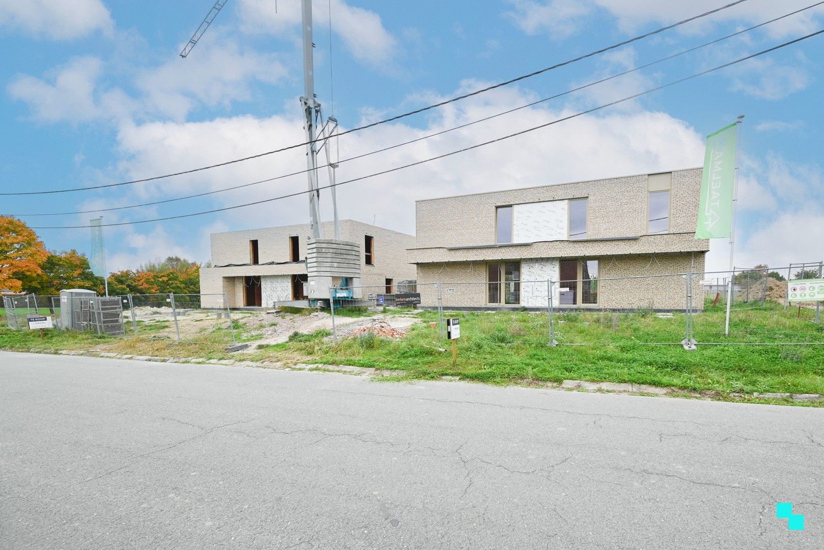 Halfopen nieuwbouwwoning met landelijke verzichten foto 4