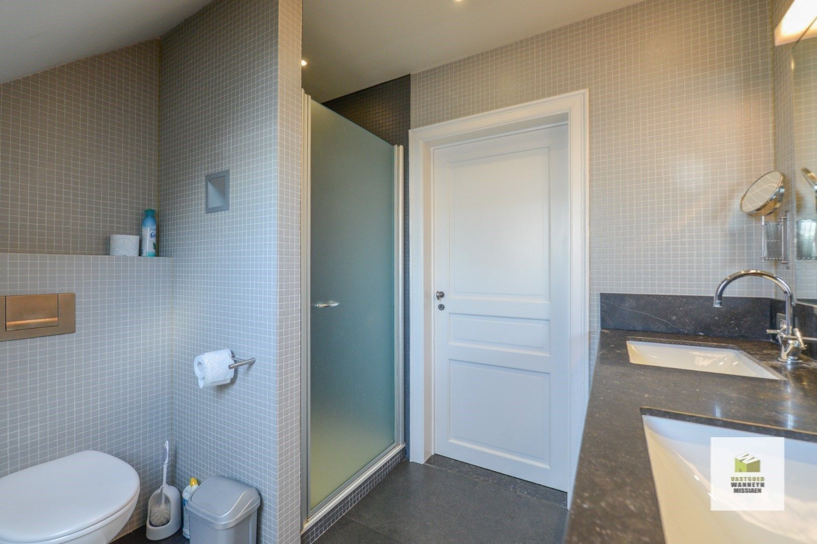 Unieke investeringskans te centrum Zwevezele: woningen met praktijkruimtes en appartement foto 16