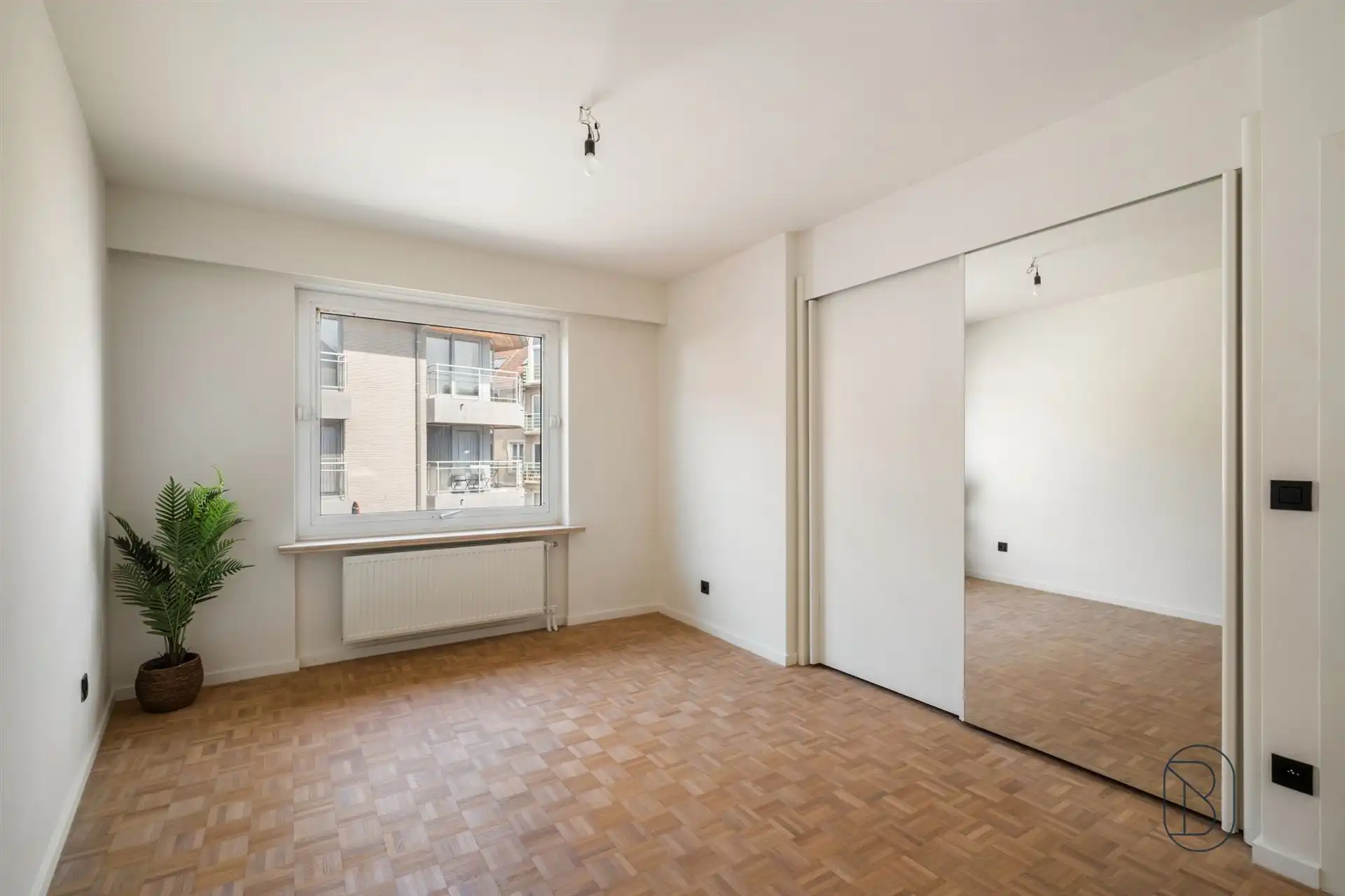 Stijlvol gerenoveerd afgewerkt appartement foto 12