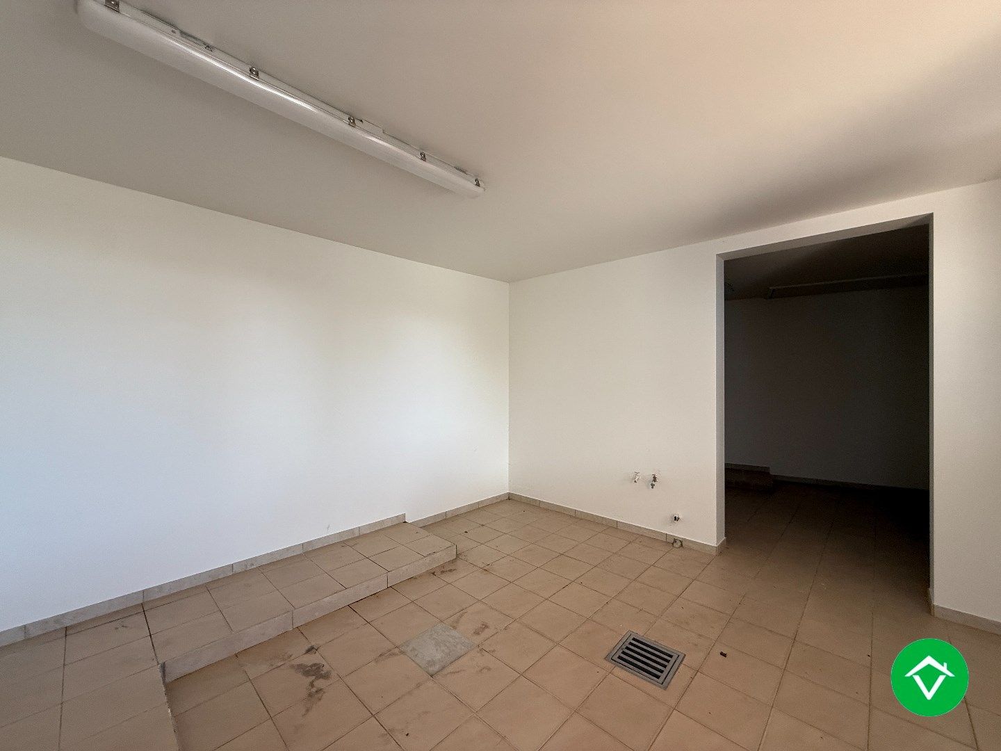 Woning met 4 slaapkamers, garage en tuin te Roeselare foto 11