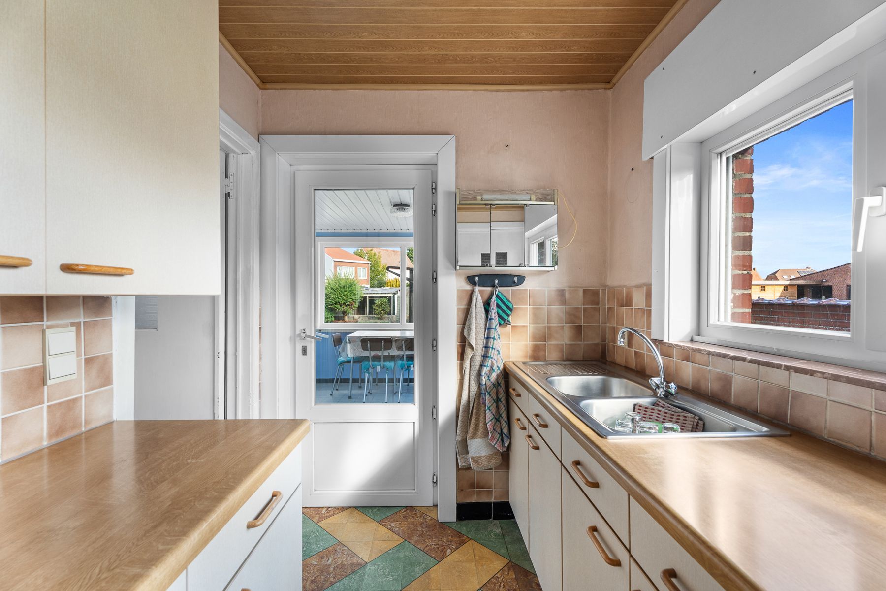 Alleenstaande gezinswoning met tuin en potentieel in Torhout foto 11