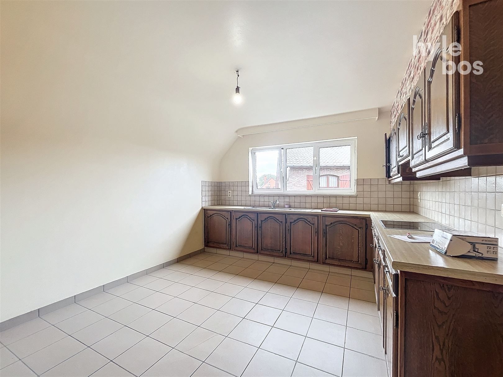 Ruim, instapklaar duplex appartement met garage foto 4