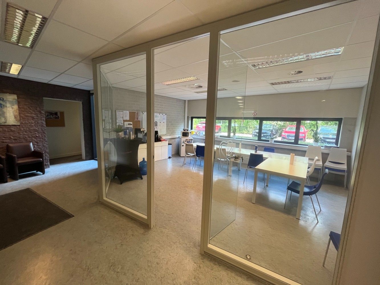 440 m² kantoor + 8 parkings foto 6
