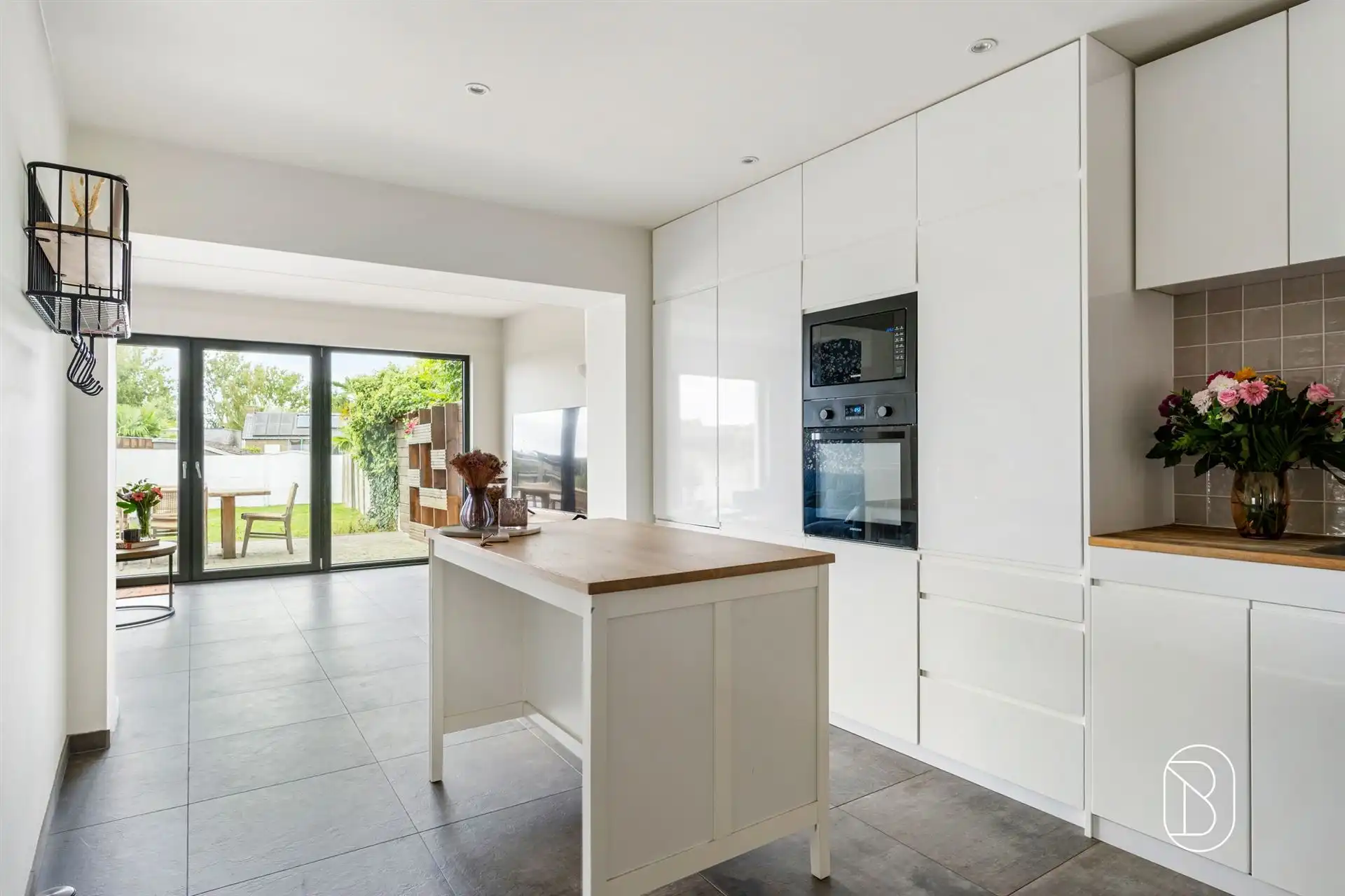 Volledig vernieuwde woning met 3 slaapkamers foto 11