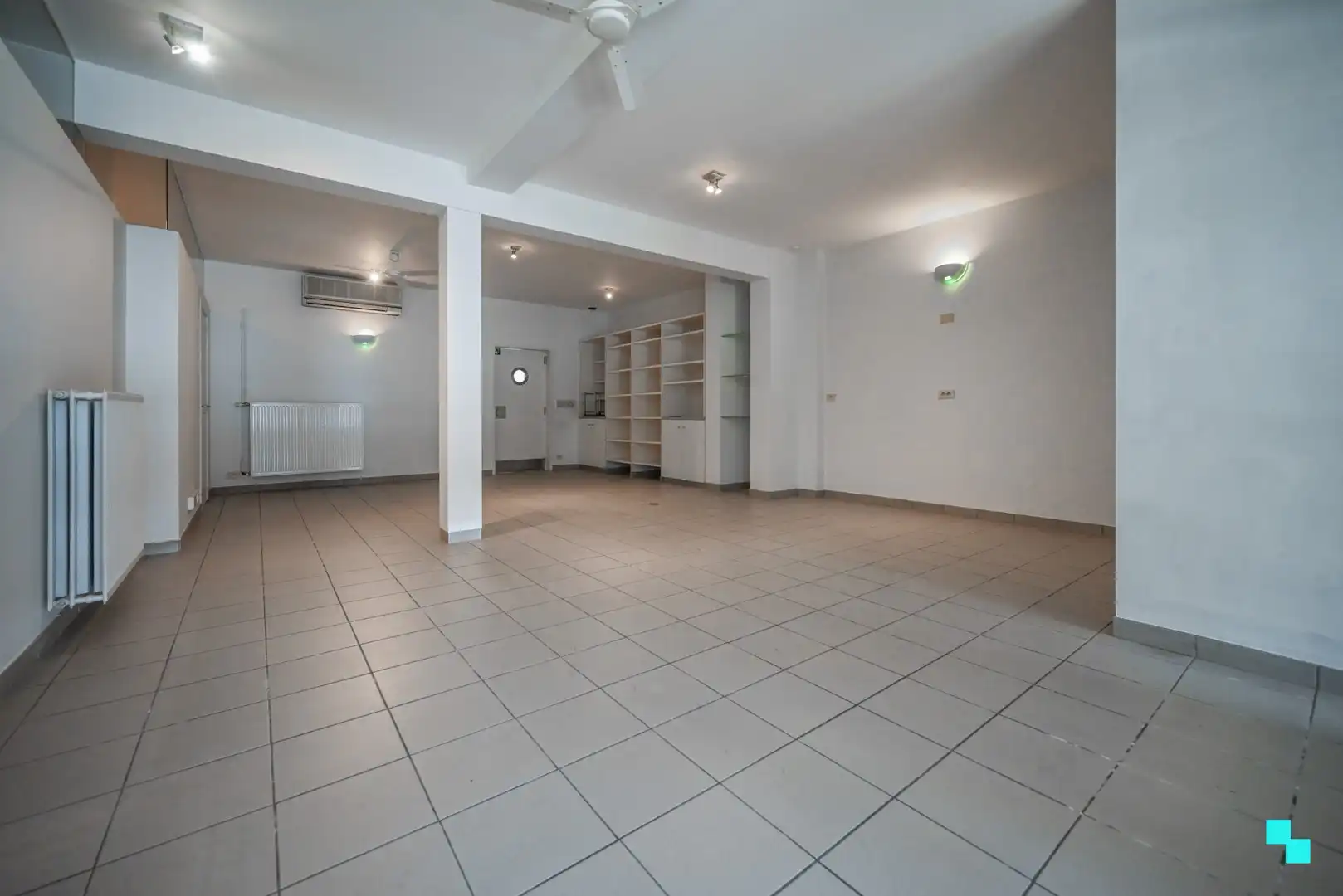 Commerciële ruimte op perfecte locatie foto 7