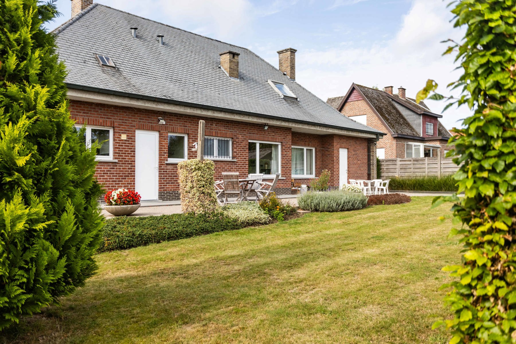 Charmante gezinswoning met 5 slaapkamers en riante tuin. foto 24