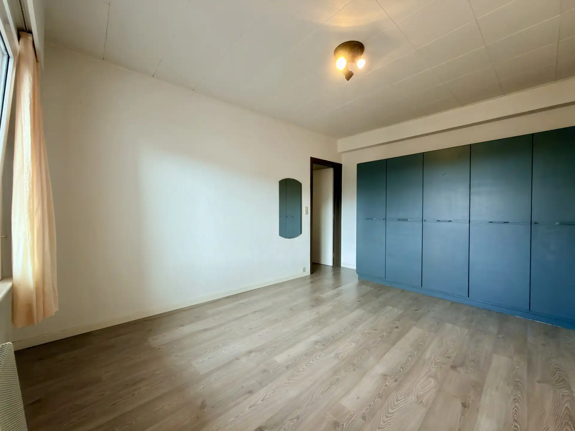 Instapklaar 2-slaapkamerappartement met zonnig terras te koop in De Panne. foto 21