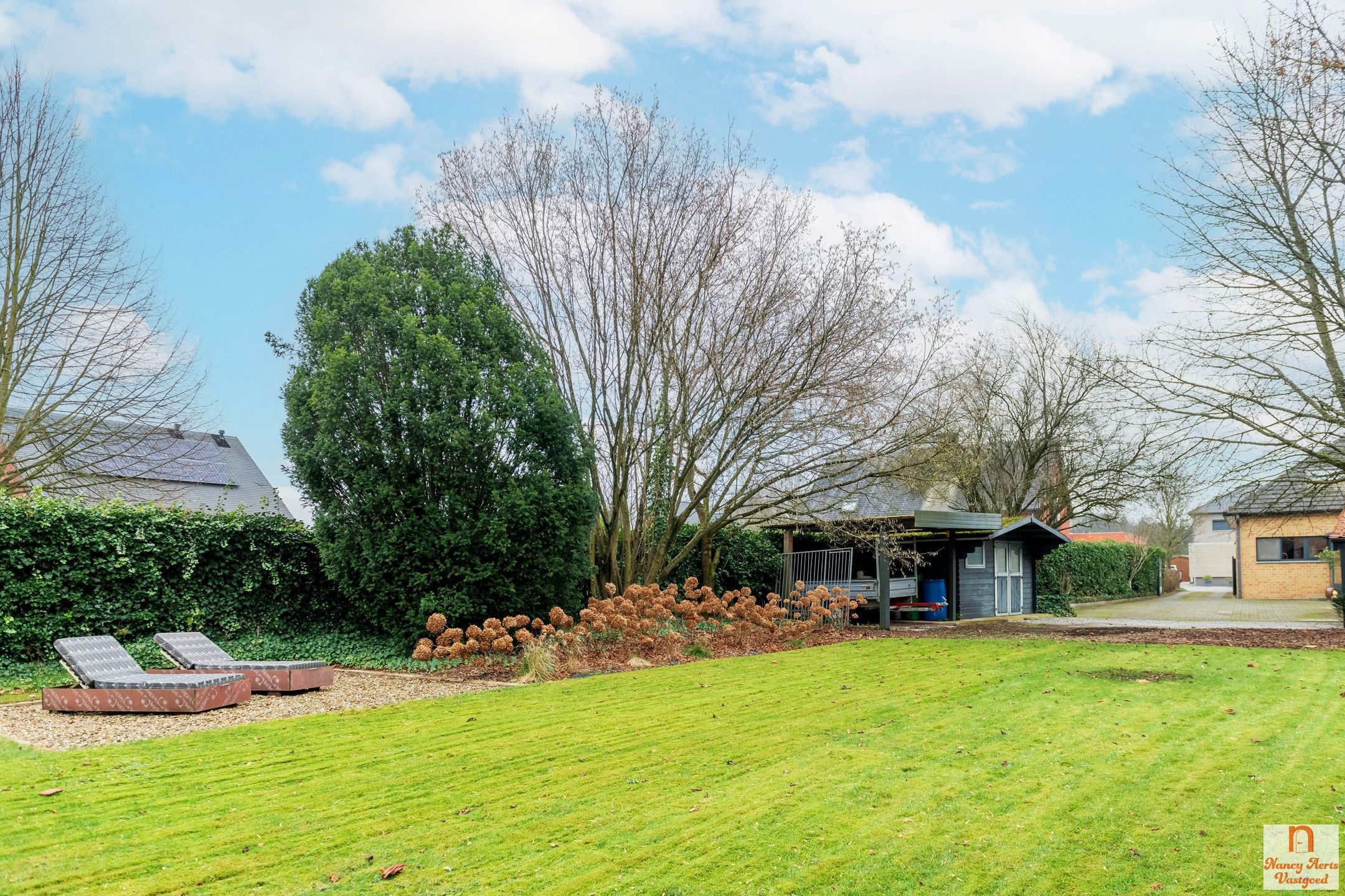 Sfeervolle gezinswoning met grote tuin en veelzijdig atelier foto 24