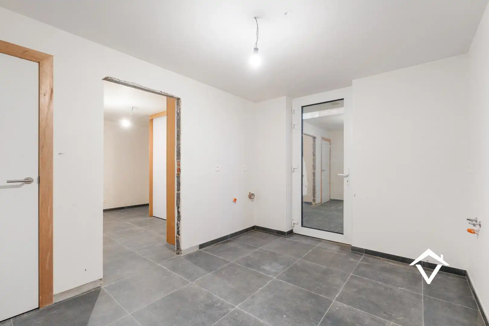Ruime, energiezuinige gezinswoning met 6 slaapkamers, carport en zuidgerichte tuin foto 14