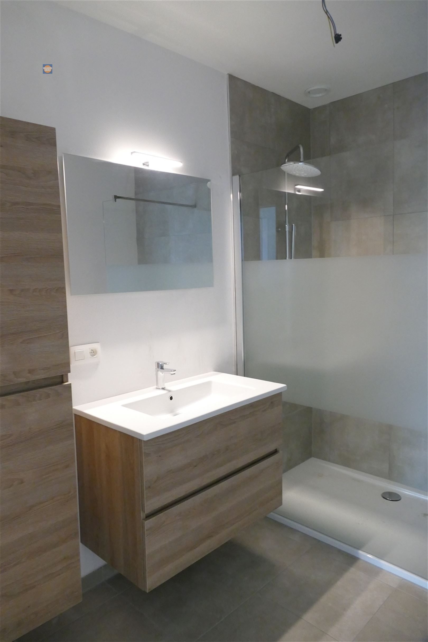 Lichtrijk appartement met terras en autostaanplaats op centrale ligging foto 11