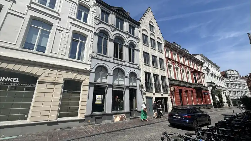 Overname instapklaar Beauty Salon - Hairstyling, Nagelstudio en Massage in Brugge foto 13