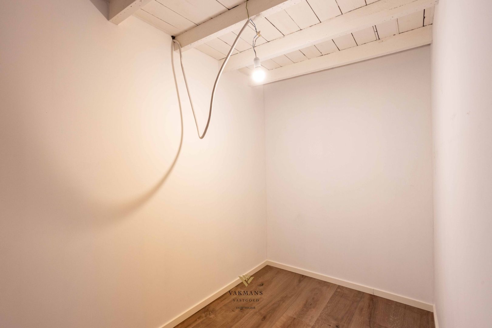 Prachtige gerenoveerde woning met 3 slaapkamers en tuin foto 36