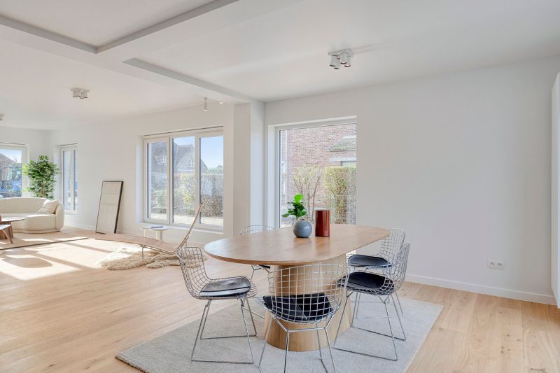 Instapklare luxewoning met 4 slaapkamers in hartje De Pinte foto 12