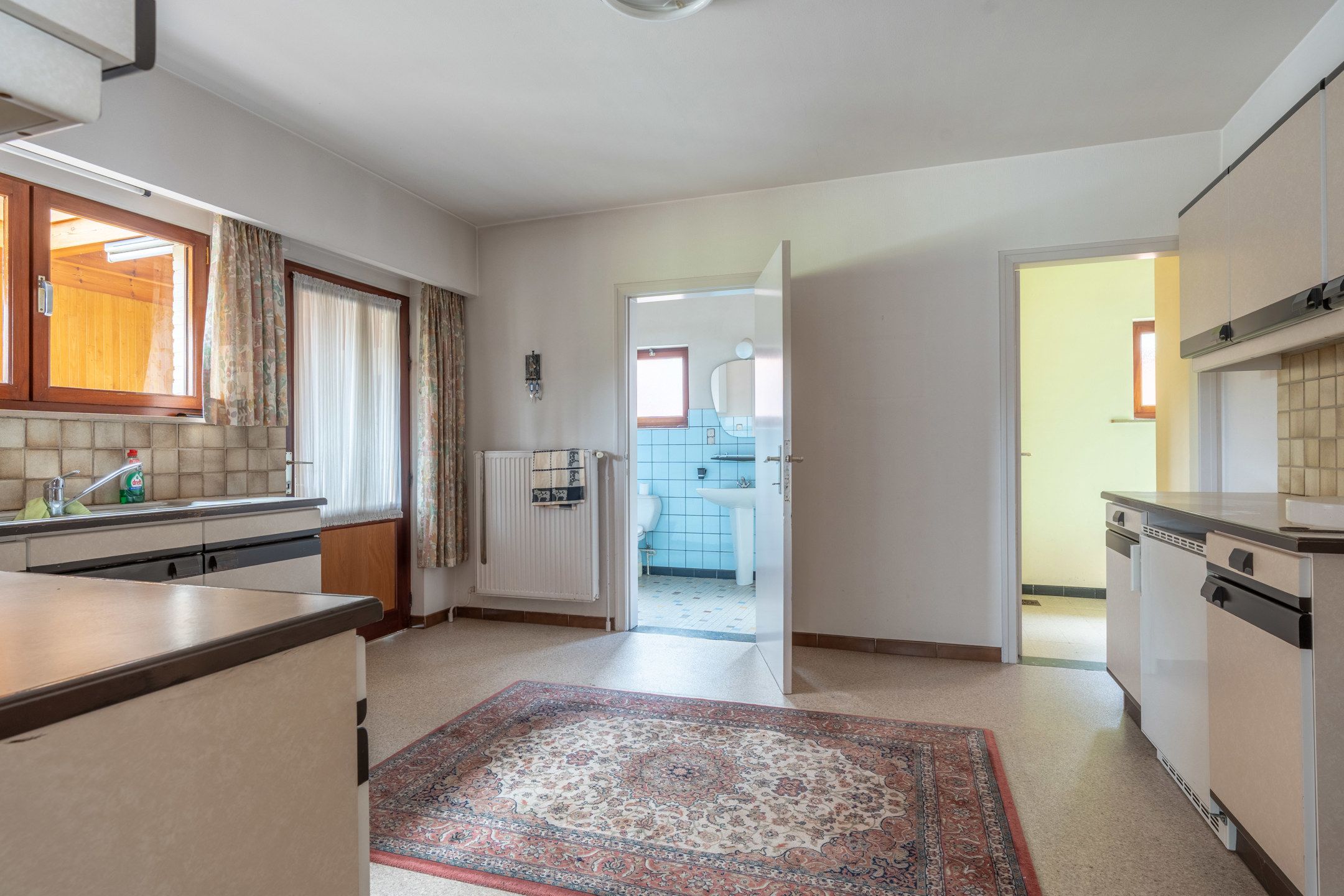 Ruime, te renoveren woning met vergund magazijn te Beerse foto 10