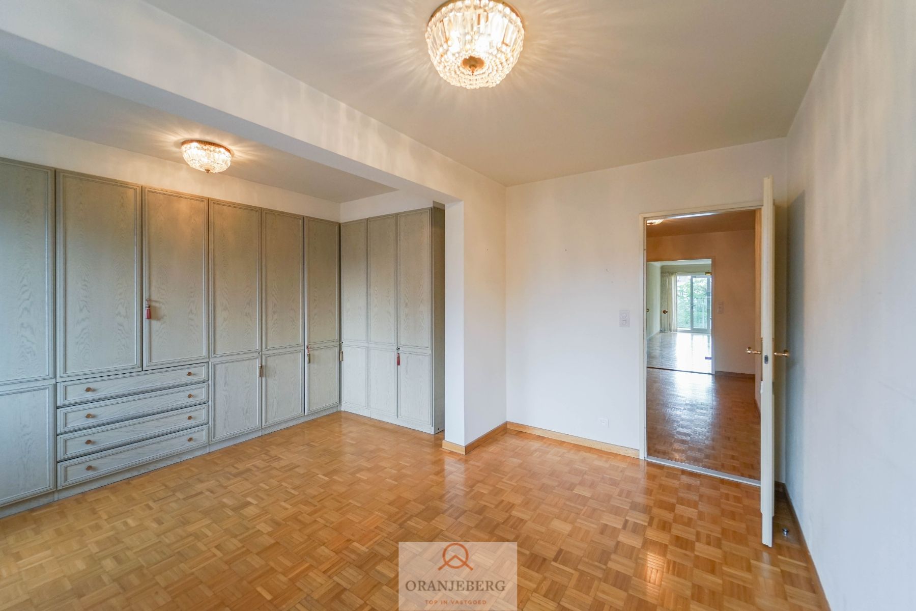Ruim 2-slaapkamer appartement  (122 m²) vlakbij het Zuidpark! foto 12