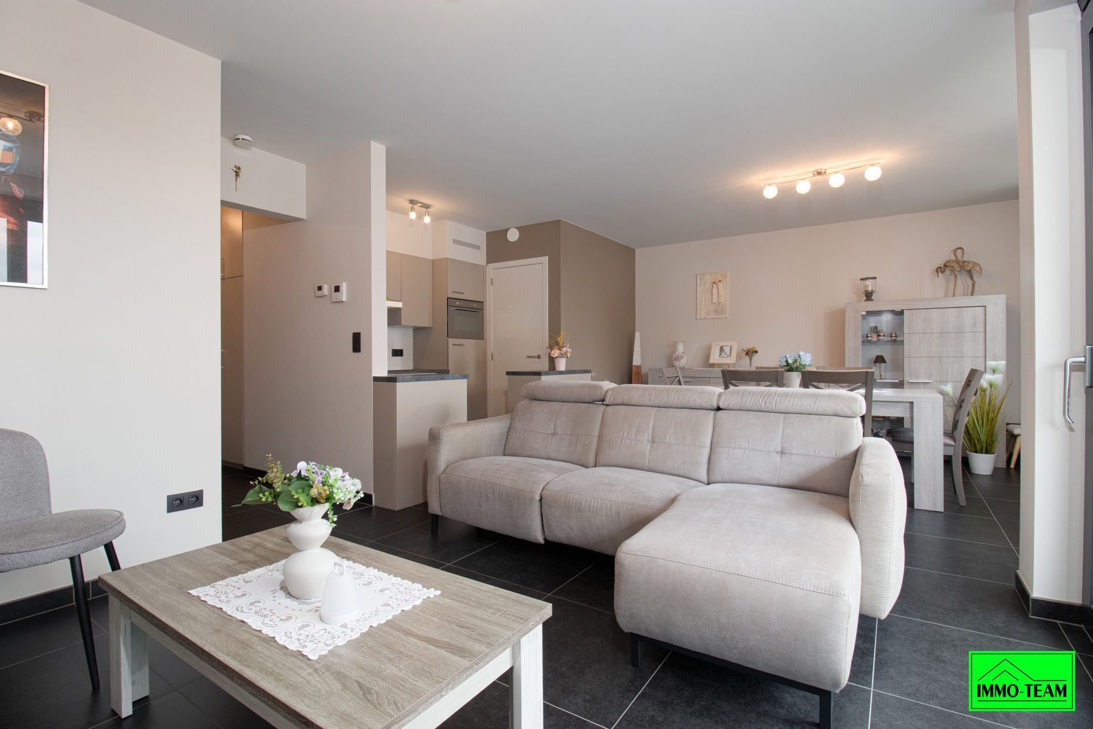 Modern en energiezuinig appartement met terras en garage foto 2