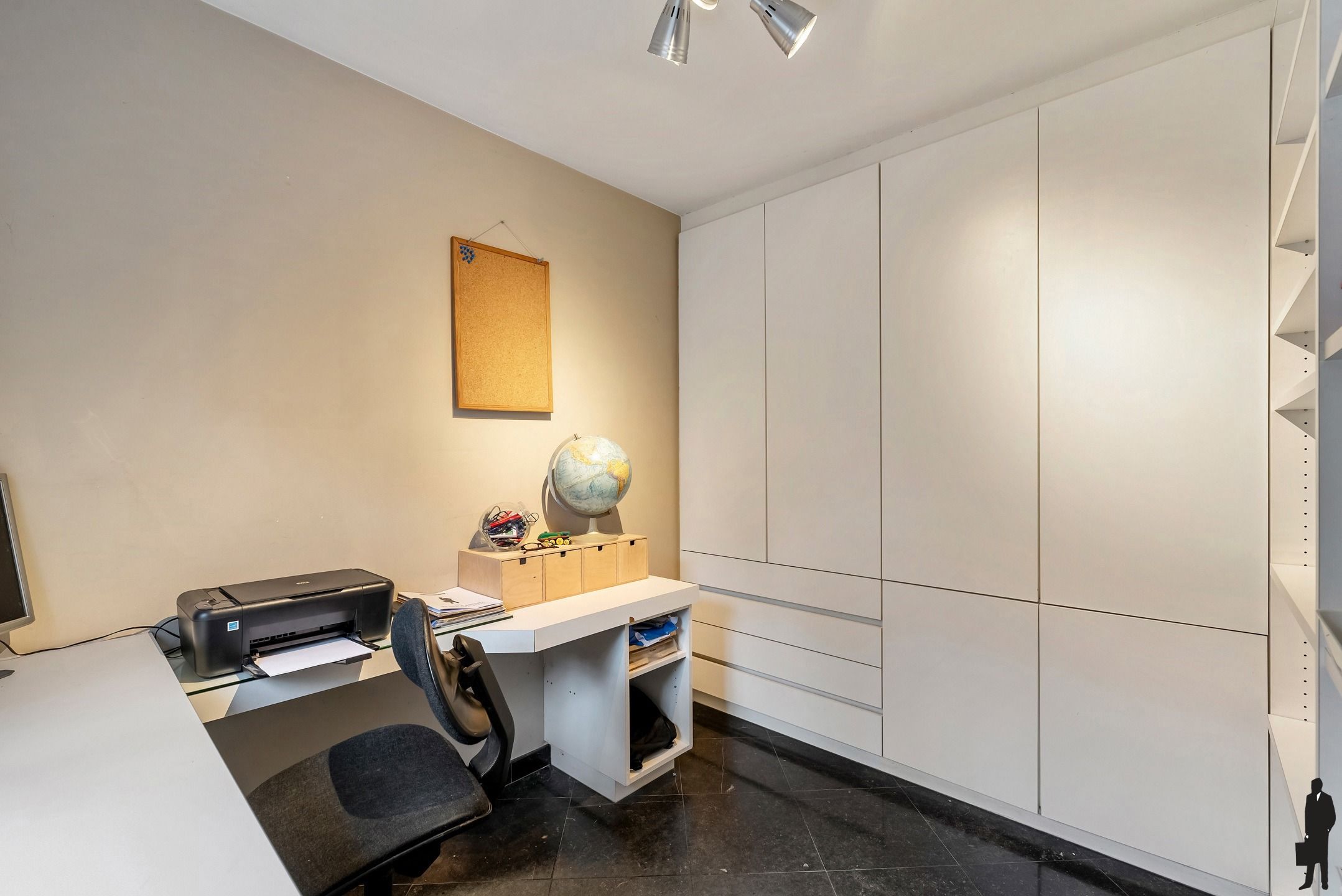Woning met zwembad op zuidgericht perceel van ca. 2145 m² foto 17