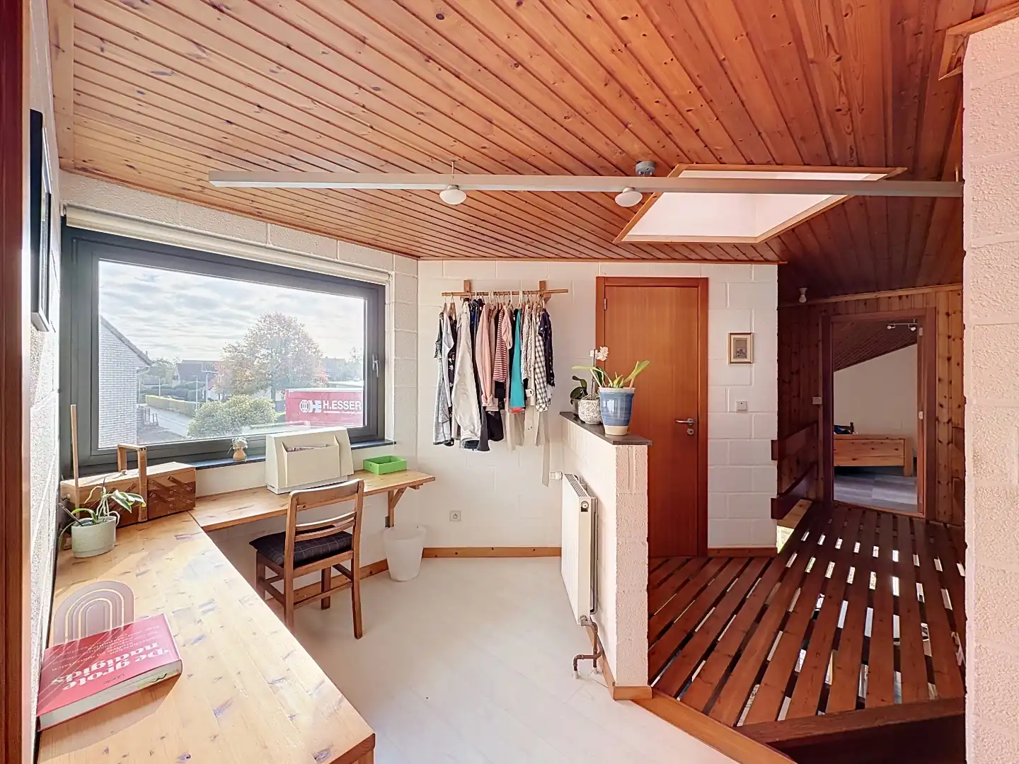 Karaktervolle vrijstaande woning op een prachtig groen perceel foto 17
