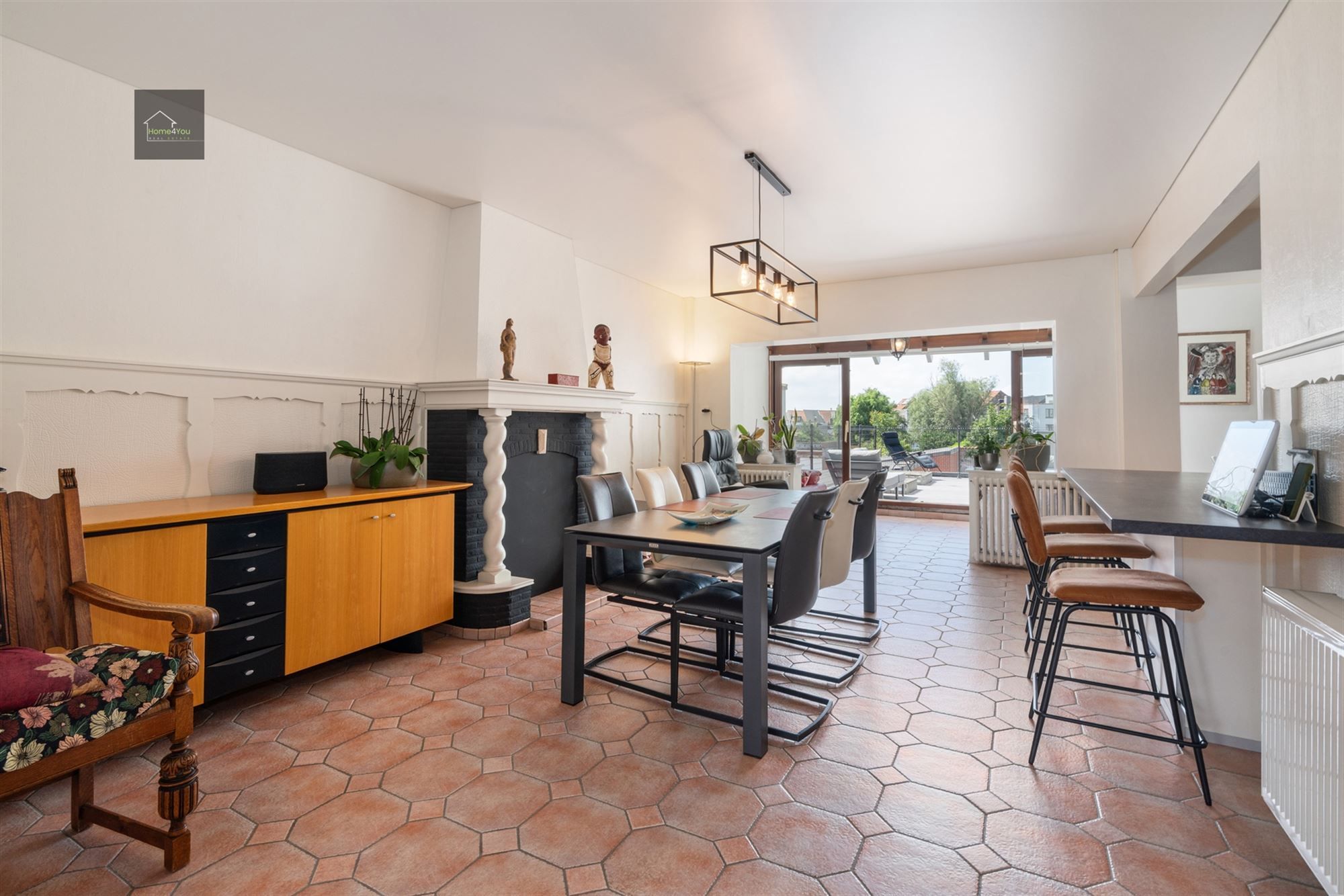 Ruim instapklaar appartement met groot Zuid-gericht terras! foto 14