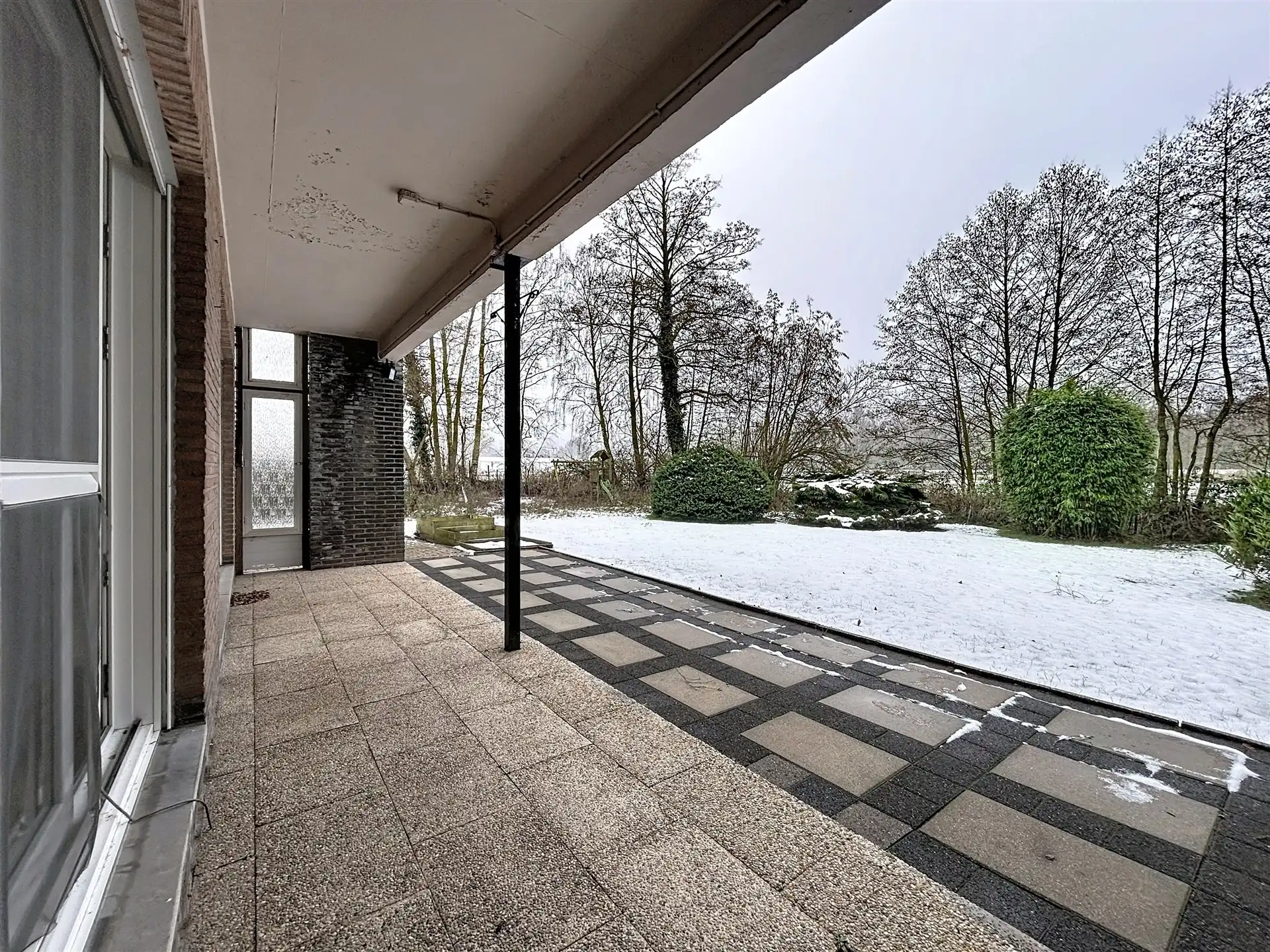 Open bebouwing met 4 slaapkamers en 230 m² bewoonbare oppervlakte foto 4