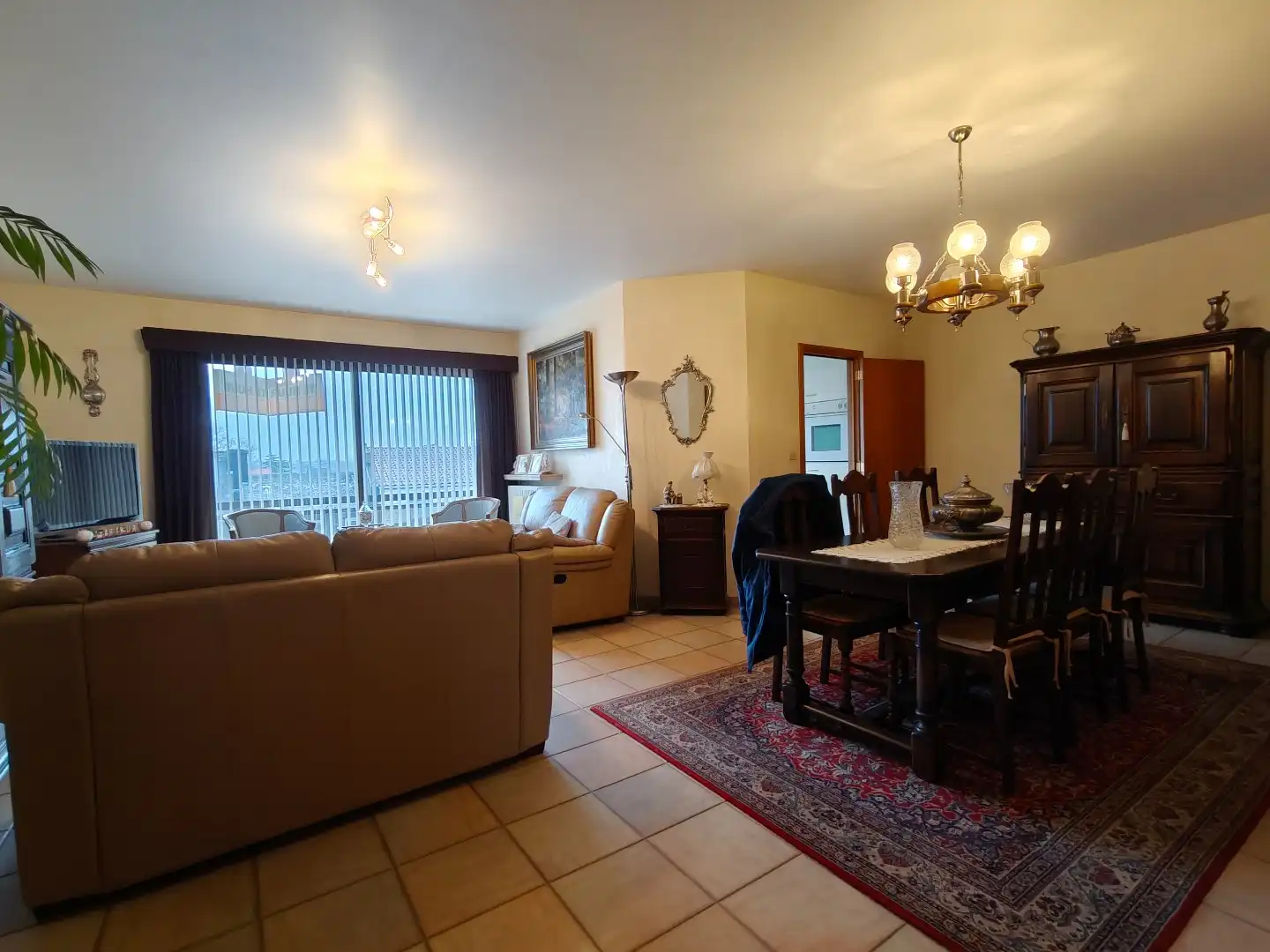 Ruim appartement met terras te Lokeren  foto 3