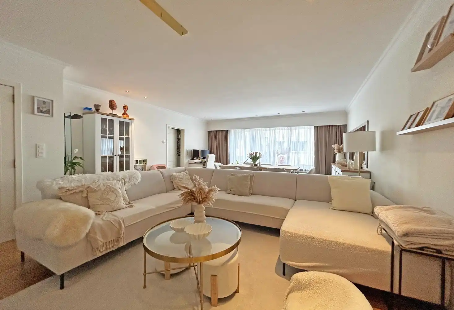 Instapklaar drie slaapkamer appartement met terras in Wijnegem foto 3