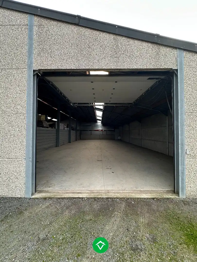 Opslagruimte van 250m² te huur in Diksmuide foto {{pictureIndex}}