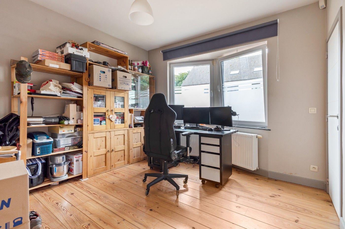 Vrijstaande woning met 3 slpk., brede oprit en tuin foto 10