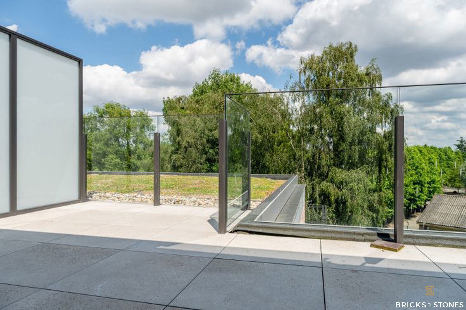 Energiezuinig duplex appartement met 2 slpkms en 2 terrassen foto 9