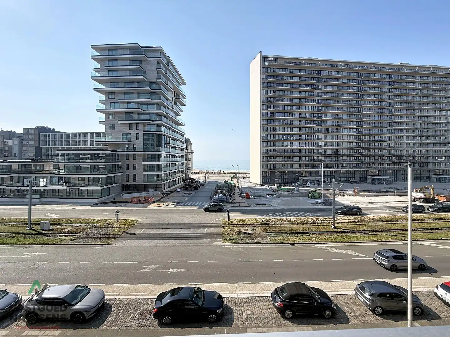 LICHTRIJKE STUDIO MET TERRAS EN ZEEZICHT   foto 2