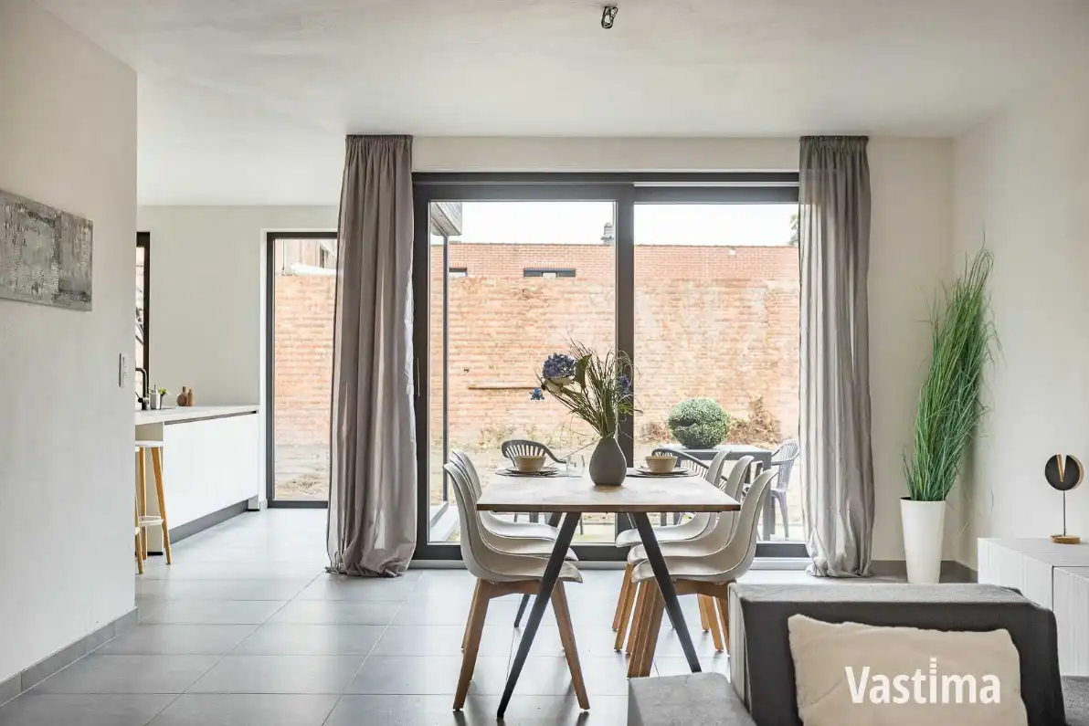 Nieuwbouw gesloten woning met 3 slaapkamers, garage en tuin foto 4